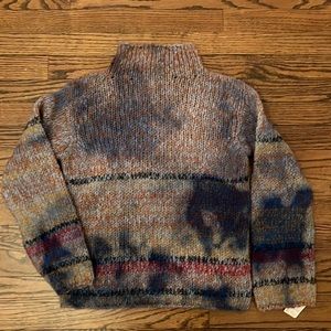 ARMANI JUNIOR NEW WITH TAGS SWEATER MULTI COLOR.